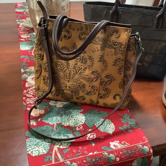 L’Artiste “Eyecatcher” Leather Tote NWOT - Picture 3 of 5